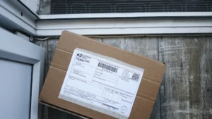 Shipping labels for USPS and UPS: free options and how to get them